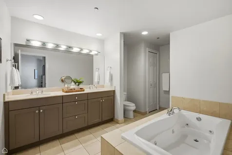 333 North Canal Street Chicago IL 60606