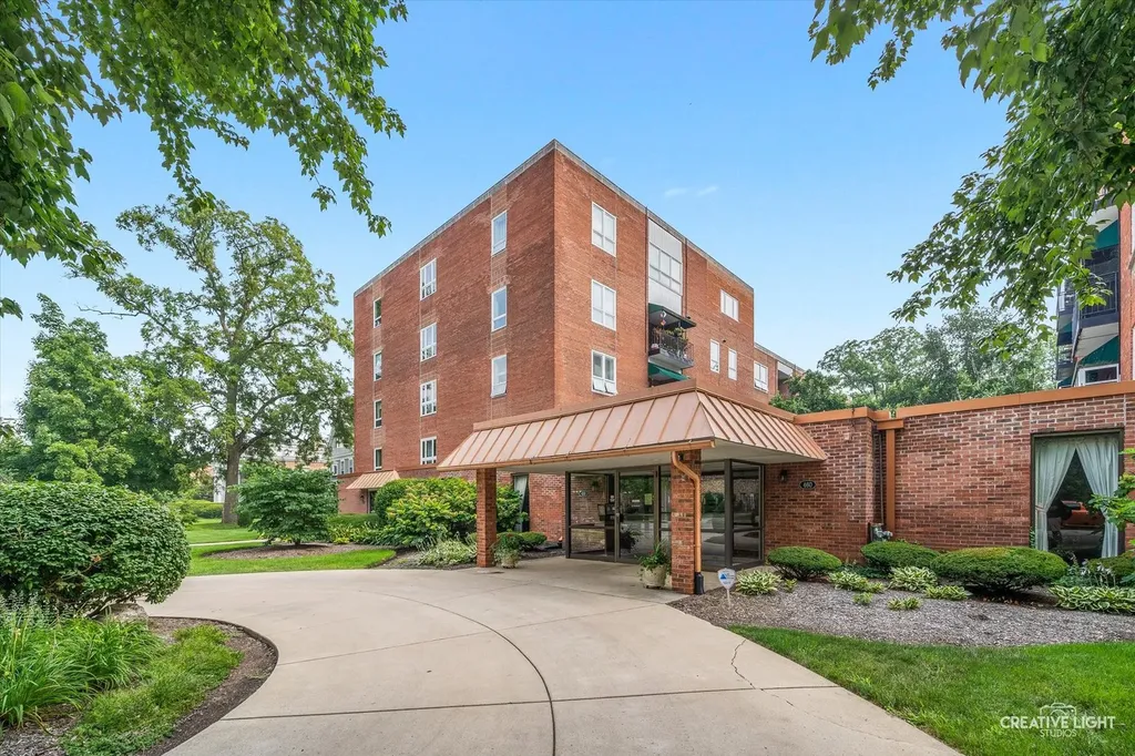 450 West Downer Place Aurora IL 60506