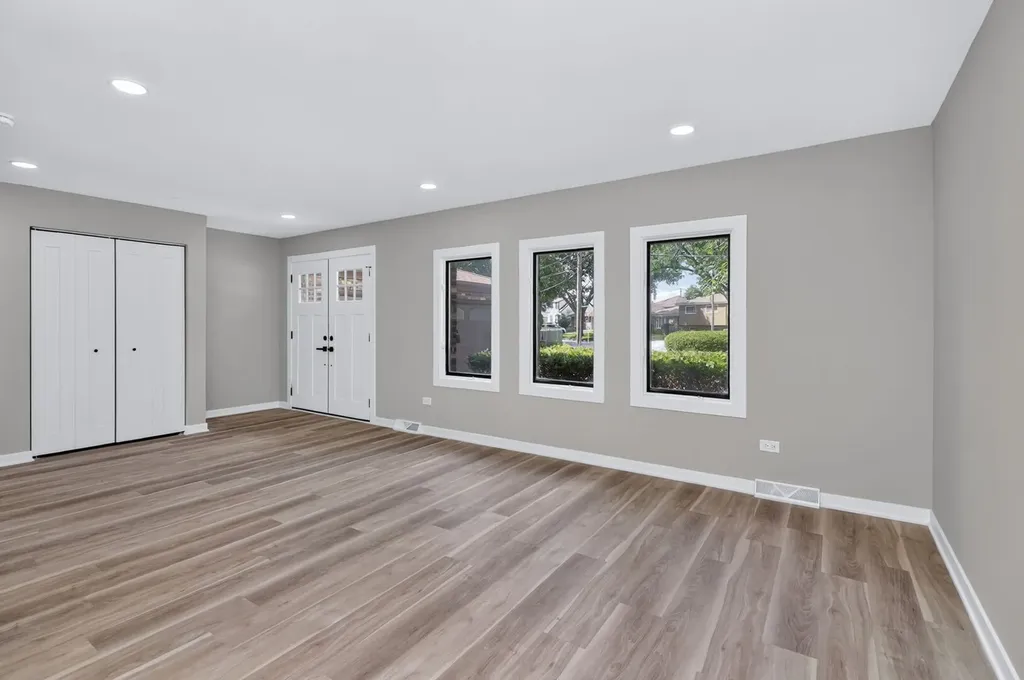 216 West Kimbell Avenue Elmhurst IL 60126