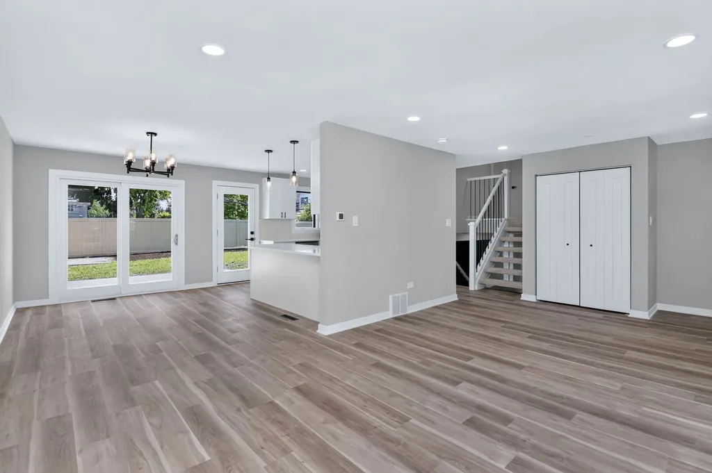 216 West Kimbell Avenue Elmhurst IL 60126