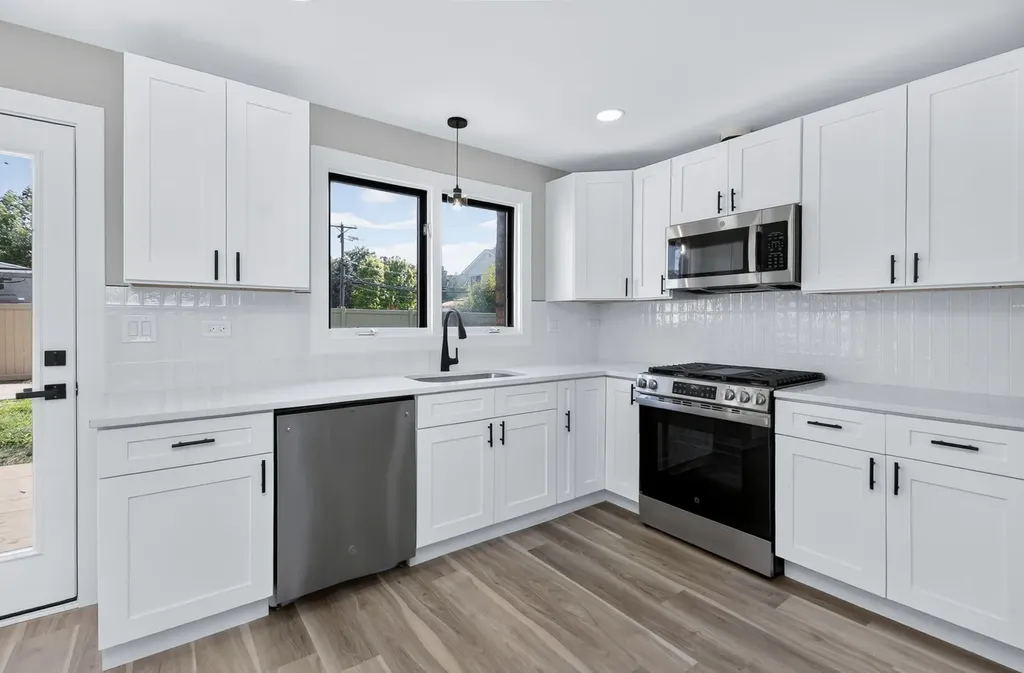 216 West Kimbell Avenue Elmhurst IL 60126