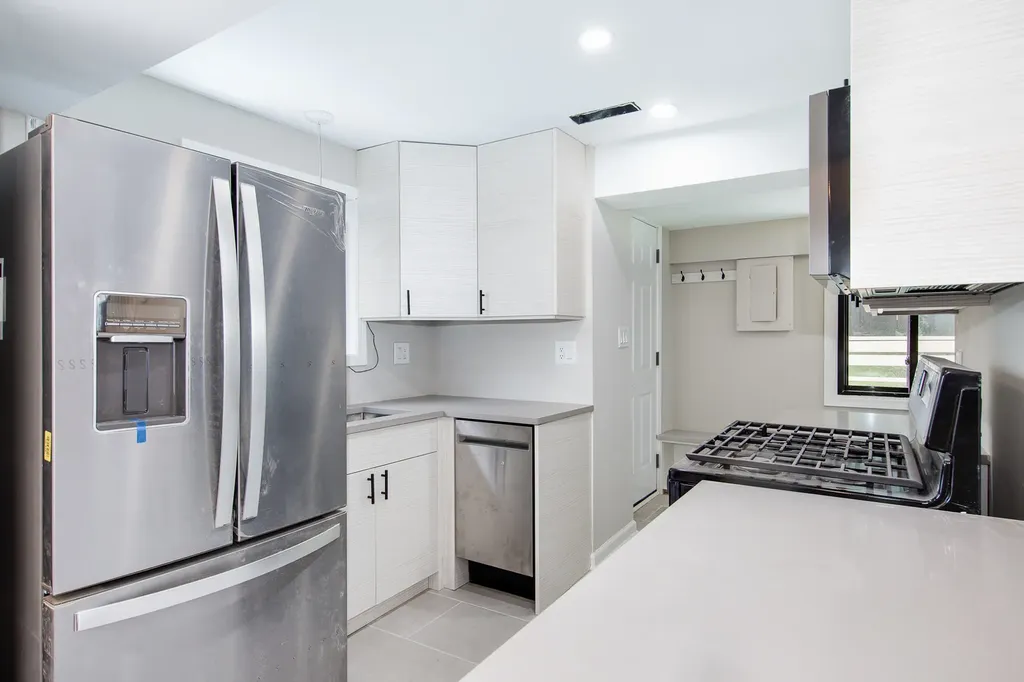 22W549 Emerson Avenue Glen Ellyn IL 60137