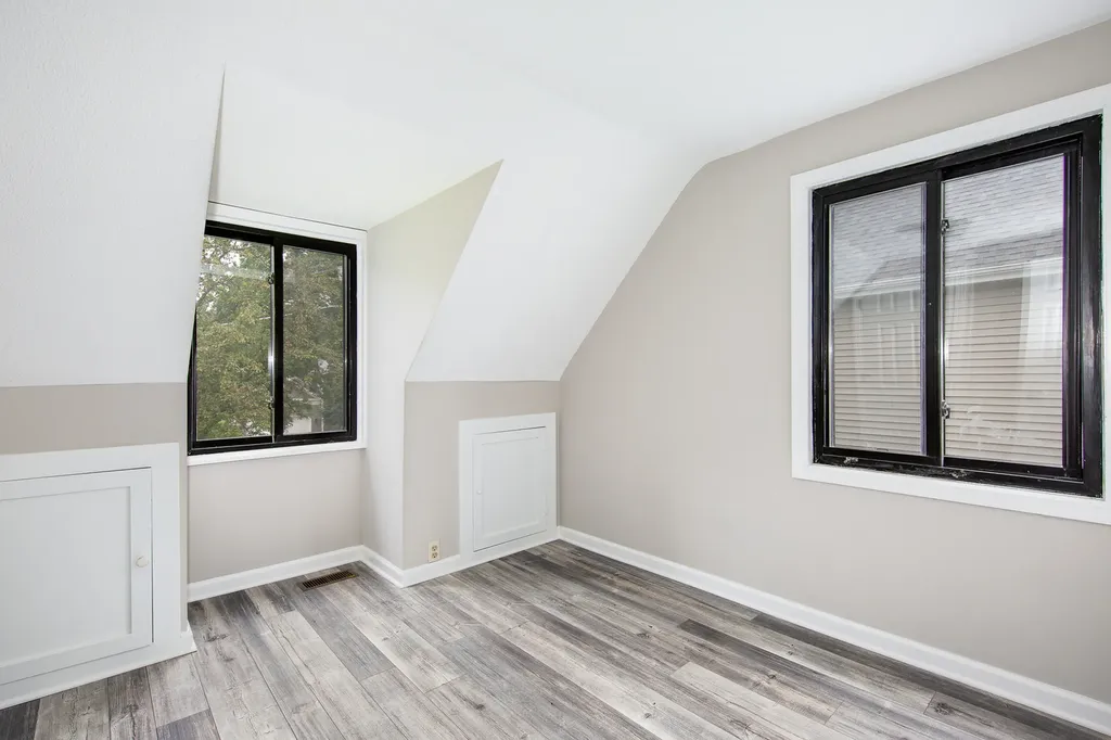 22W549 Emerson Avenue Glen Ellyn IL 60137
