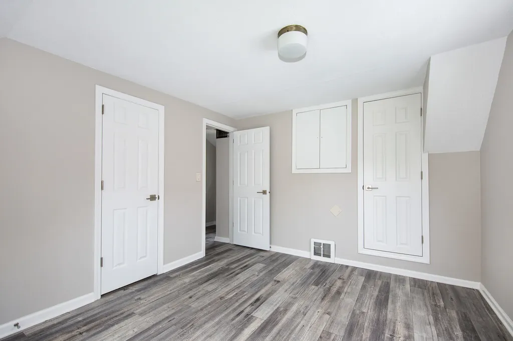22W549 Emerson Avenue Glen Ellyn IL 60137