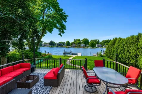 1925 North Woodlawn Park Avenue Mchenry IL 60051