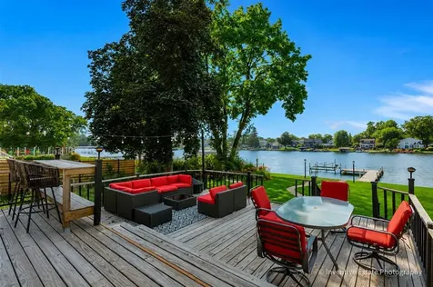 1925 North Woodlawn Park Avenue Mchenry IL 60051