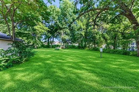 1925 North Woodlawn Park Avenue Mchenry IL 60051