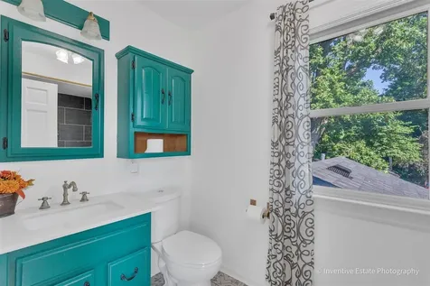 1925 North Woodlawn Park Avenue Mchenry IL 60051