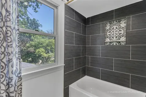 1925 North Woodlawn Park Avenue Mchenry IL 60051
