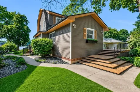 1925 North Woodlawn Park Avenue Mchenry IL 60051