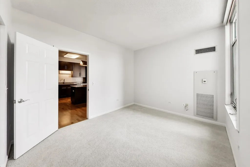 1134 West Granville Avenue Chicago IL 60660