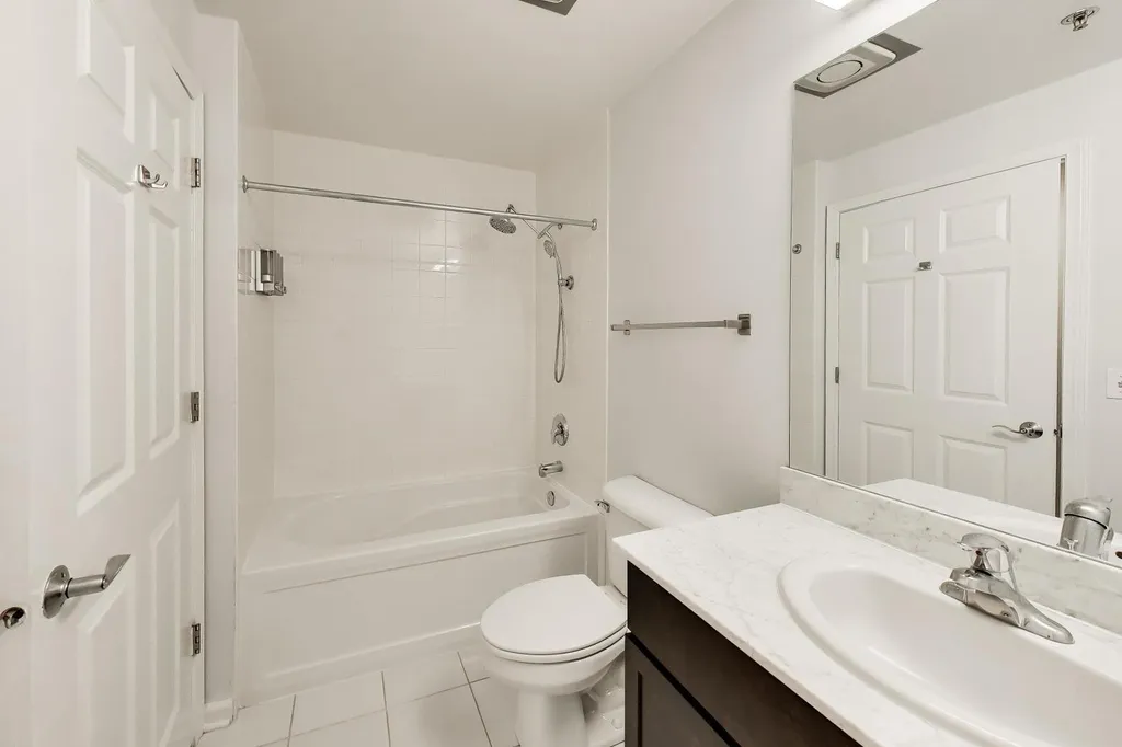 1134 West Granville Avenue Chicago IL 60660