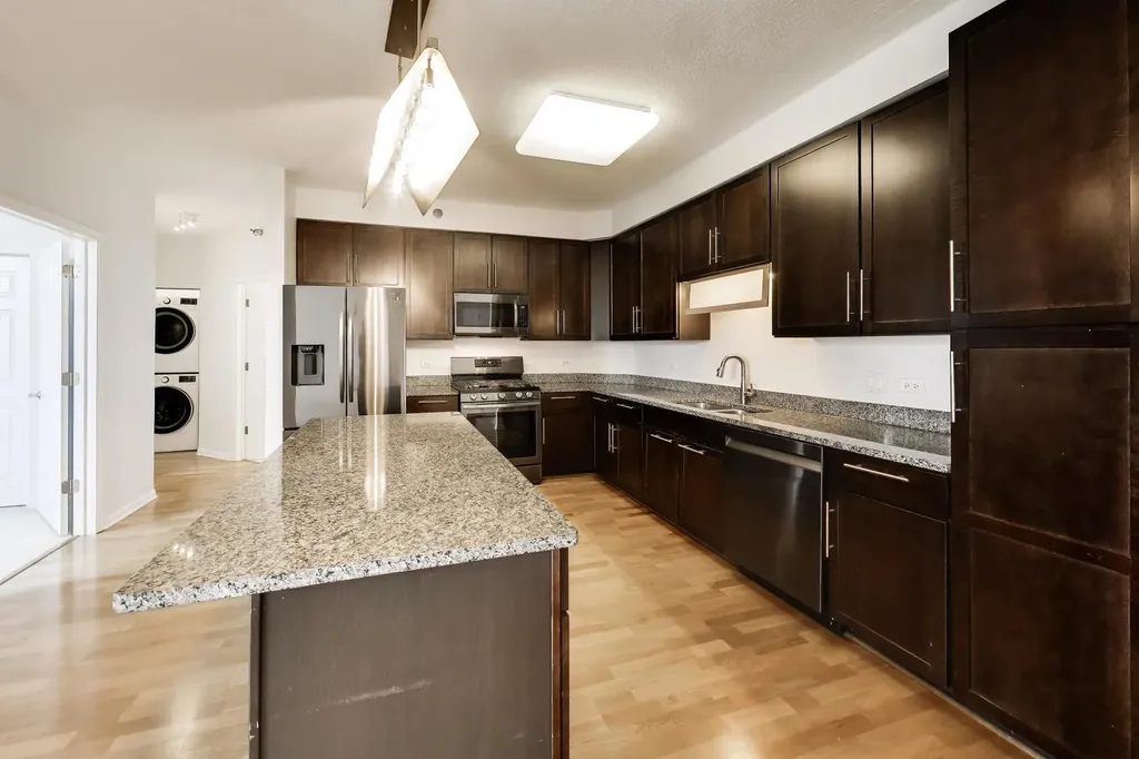 1134 West Granville Avenue Chicago IL 60660