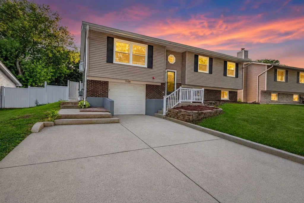 7128 Glenwood Lane Hanover Park IL 60133