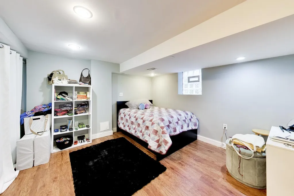 4542 North Long Avenue Chicago IL 60630