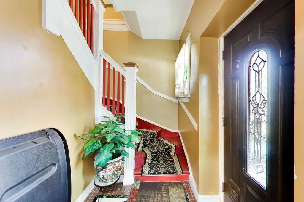 4542 North Long Avenue Chicago IL 60630