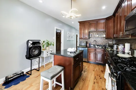 4542 North Long Avenue Chicago IL 60630