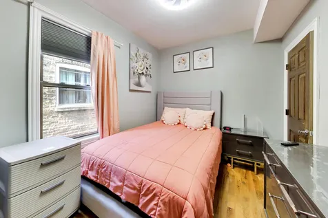4542 North Long Avenue Chicago IL 60630
