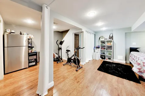 4542 North Long Avenue Chicago IL 60630