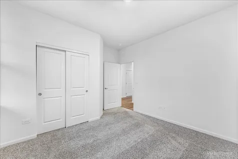 301 Westminster Court North Aurora IL 60542
