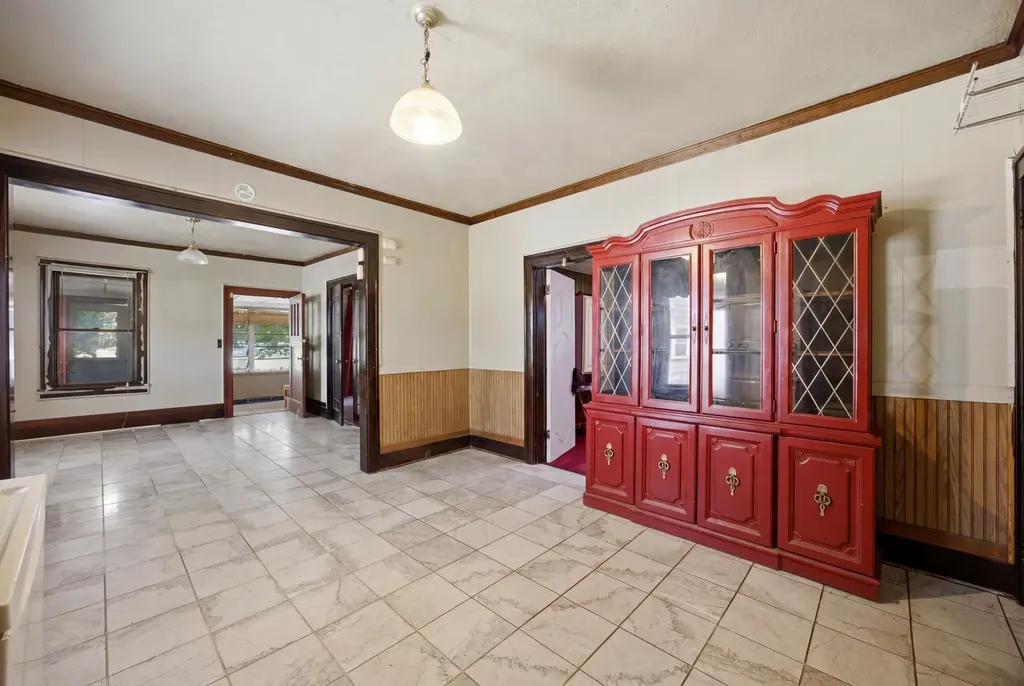 182 North Smith Street Aurora IL 60505