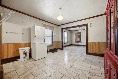182 North Smith Street Aurora IL 60505