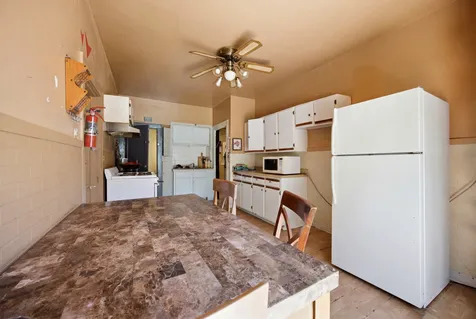 182 North Smith Street Aurora IL 60505
