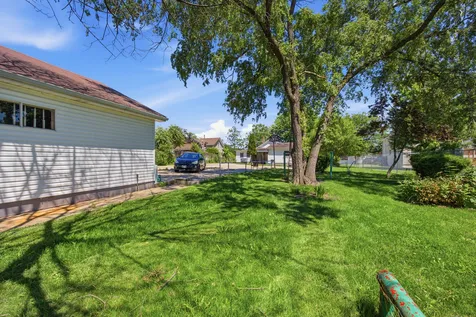 182 North Smith Street Aurora IL 60505