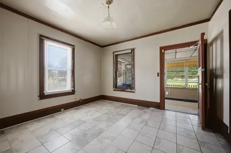 182 North Smith Street Aurora IL 60505
