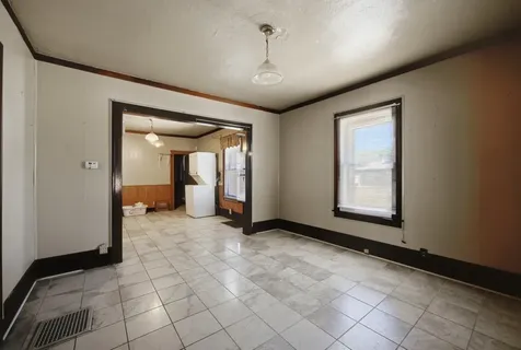 182 North Smith Street Aurora IL 60505