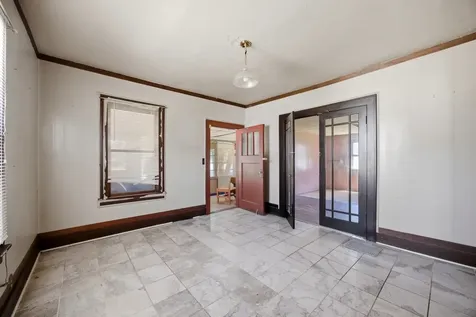 182 North Smith Street Aurora IL 60505