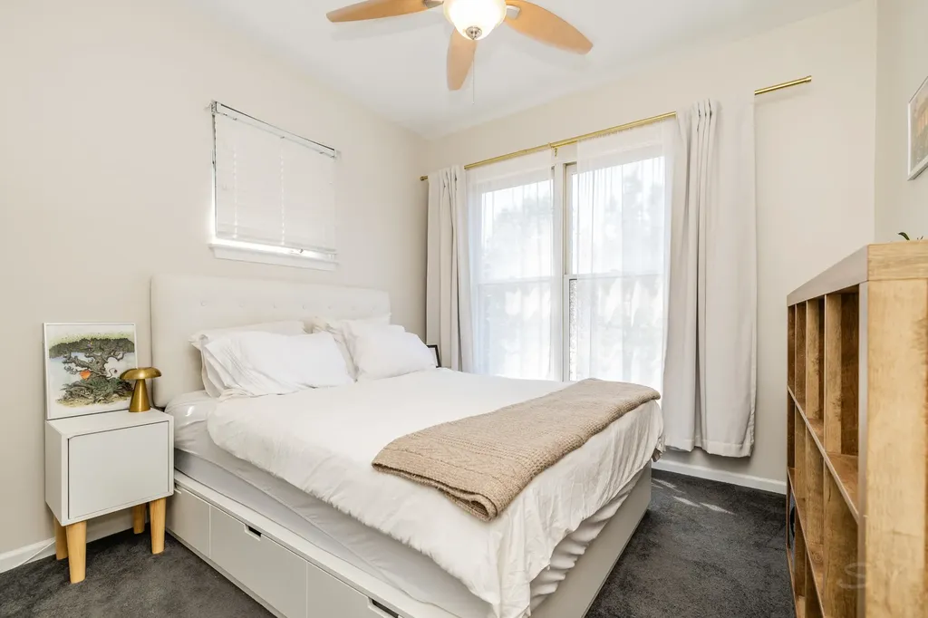 831 West 14th Place Chicago IL 60608