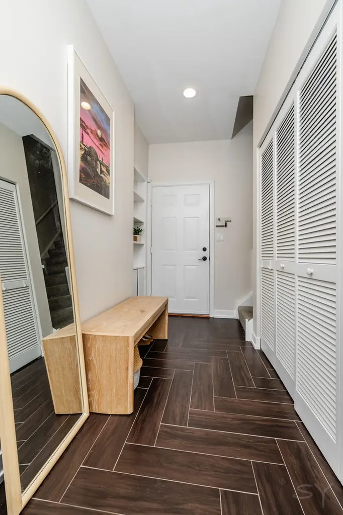 831 West 14th Place Chicago IL 60608