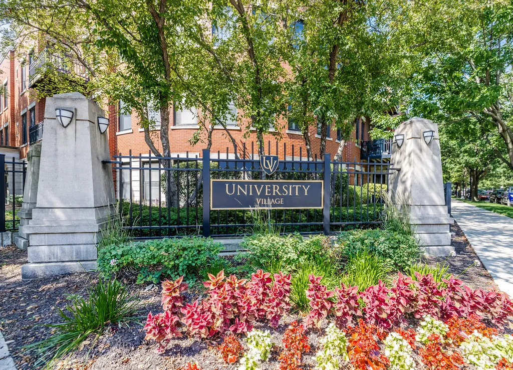 831 West 14th Place Chicago IL 60608