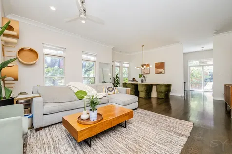 831 West 14th Place Chicago IL 60608