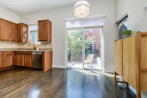 831 West 14th Place Chicago IL 60608