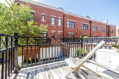 831 West 14th Place Chicago IL 60608