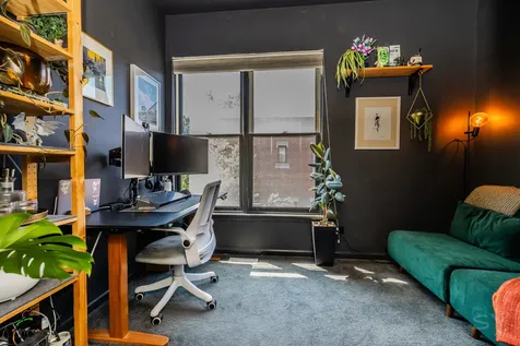 831 West 14th Place Chicago IL 60608