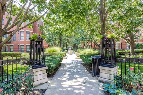 831 West 14th Place Chicago IL 60608