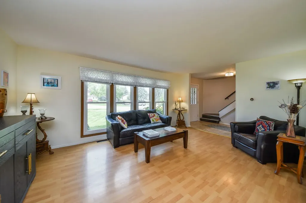 1521 Hillcrest Court Lombard IL 60148