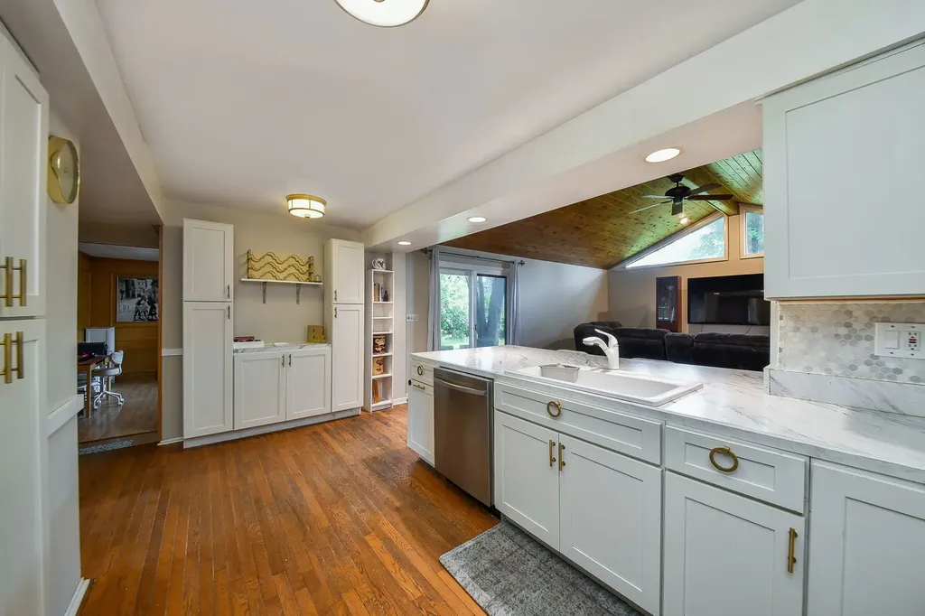 1521 Hillcrest Court Lombard IL 60148
