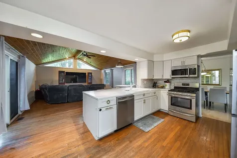 1521 Hillcrest Court Lombard IL 60148