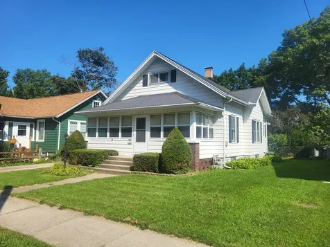 1415 West 1st Street Dixon IL 61021