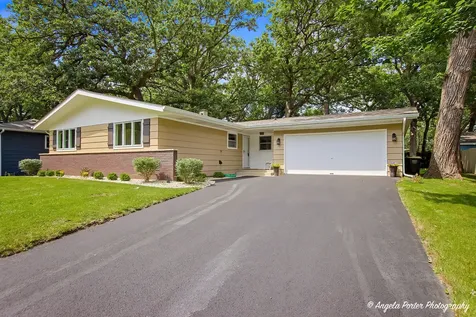 1403 Dairy Lane Mundelein IL 60060