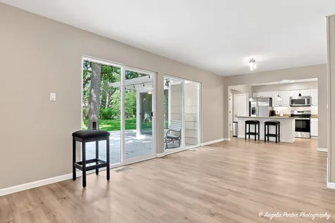 1403 Dairy Lane Mundelein IL 60060