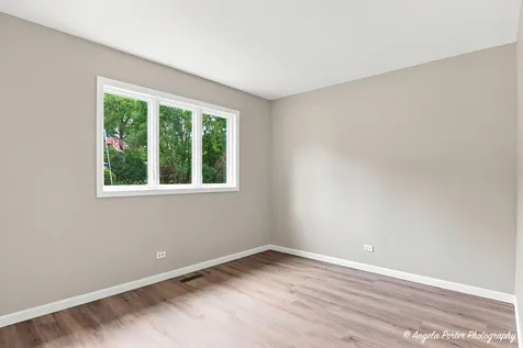 1403 Dairy Lane Mundelein IL 60060