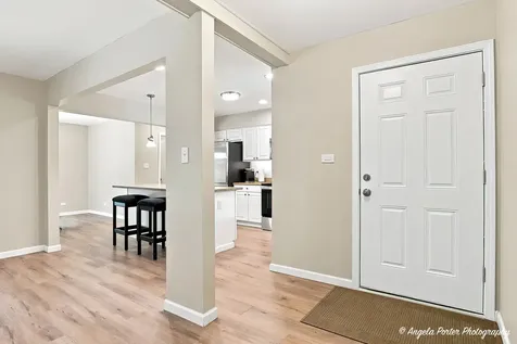1403 Dairy Lane Mundelein IL 60060