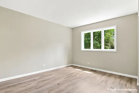 1403 Dairy Lane Mundelein IL 60060