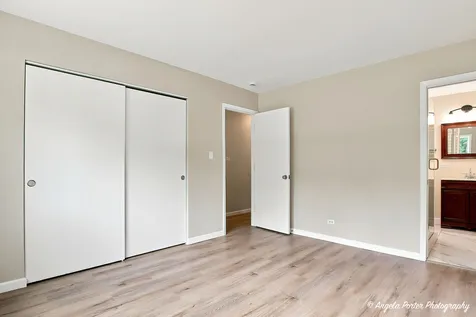 1403 Dairy Lane Mundelein IL 60060