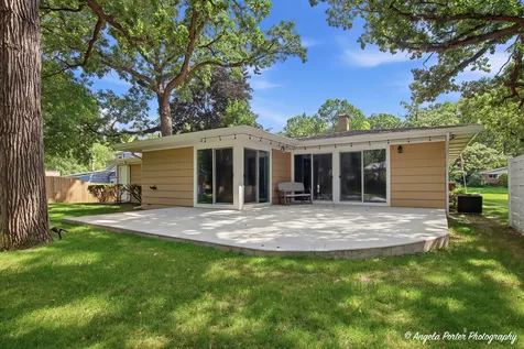 1403 Dairy Lane Mundelein IL 60060